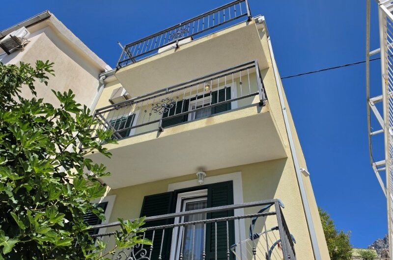 Igrane prekrasna kuća s pogledom na more