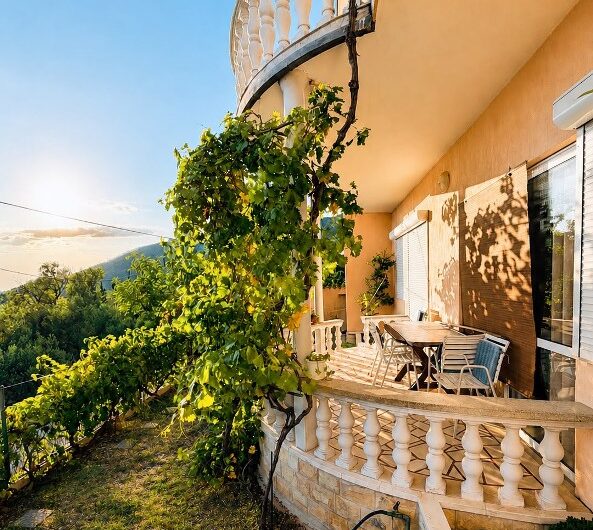 Samostojeća kuća u Velikom brdu, Makarska