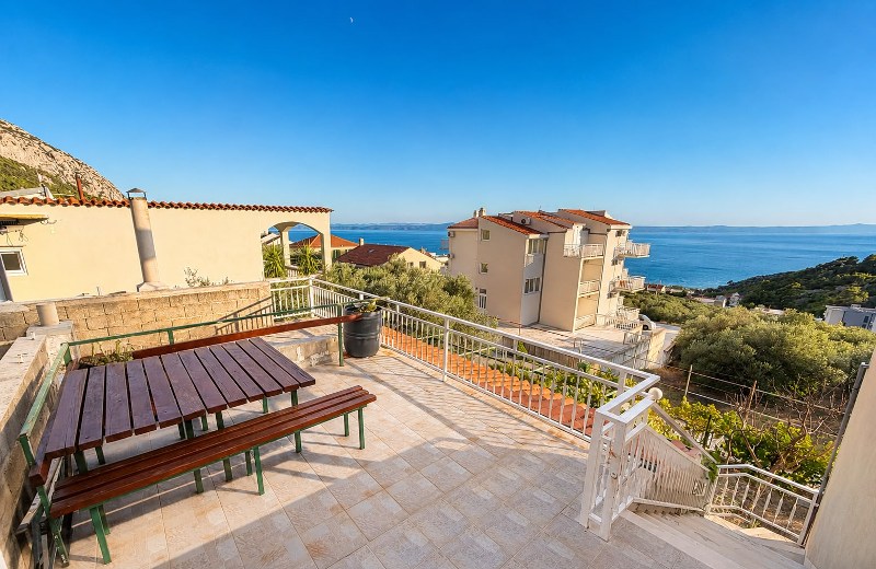 Samostojeća kuća u Velikom brdu, Makarska