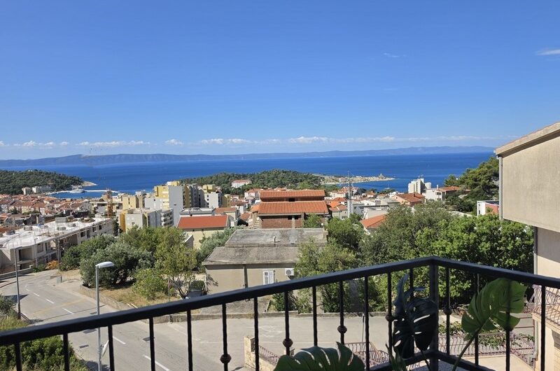 Makarska prekrasan trosoban stan s pogledom na more