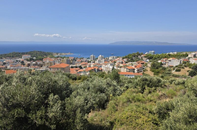 Makarska zemljište u građevnoj zoni s otvorenim pogledom na more